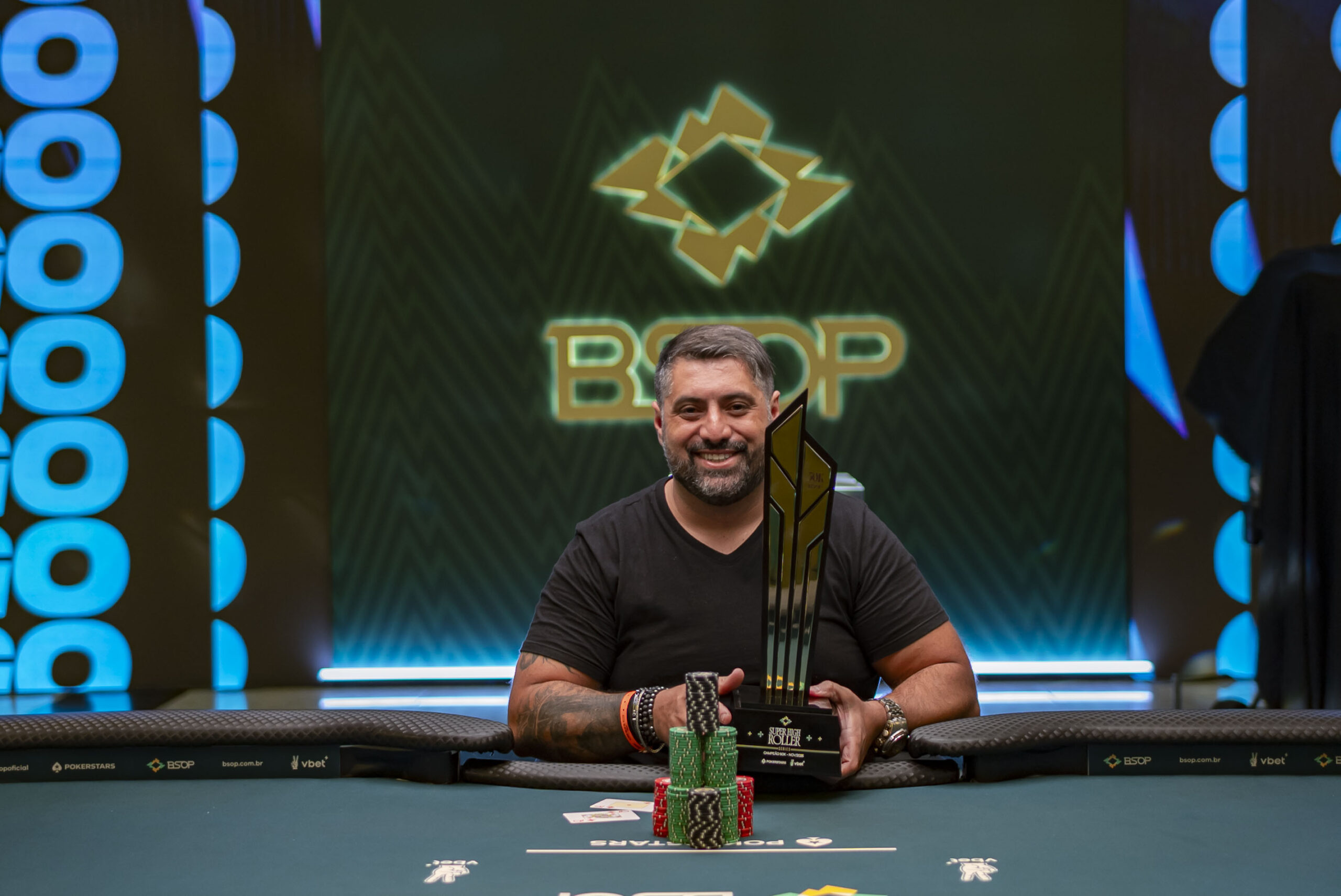 Wesley Caçador campeão do 50K Super High Roller One Day