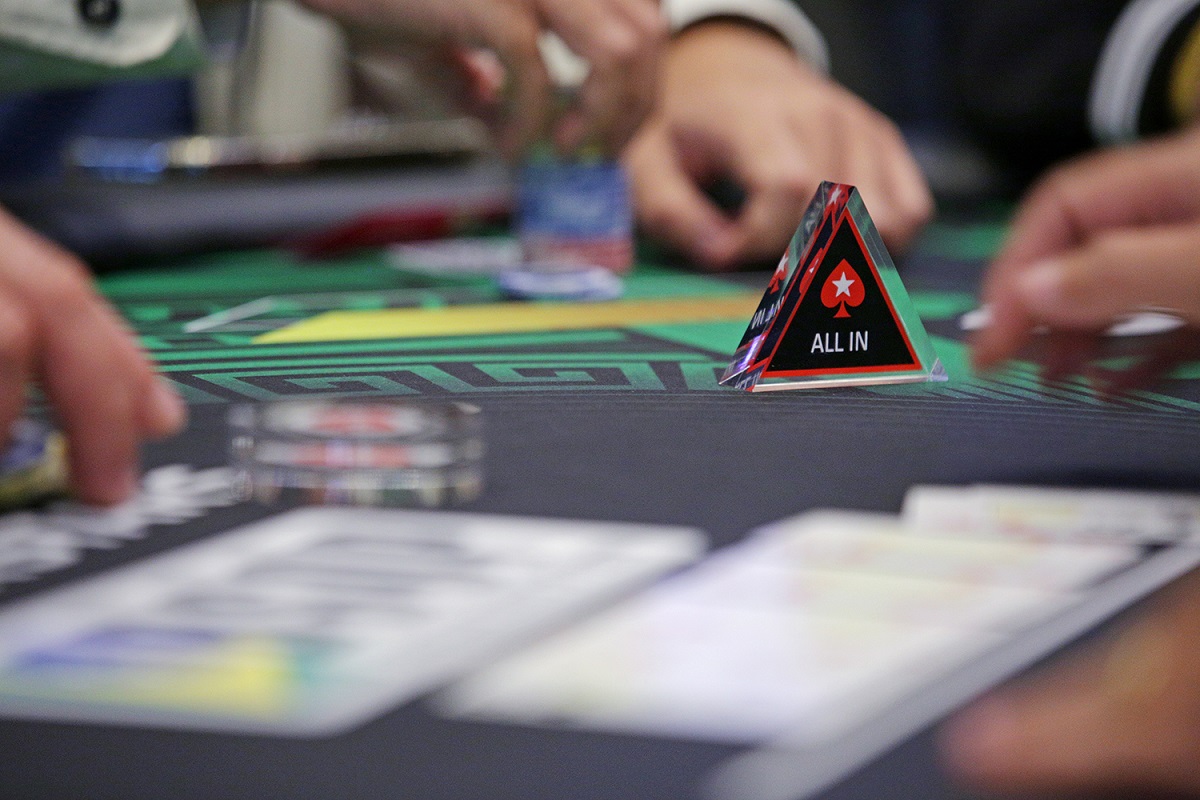 Hemogenes Gelonezi surpreendeu o público com o fold de QQ no BSOP São Paulo do ano passado