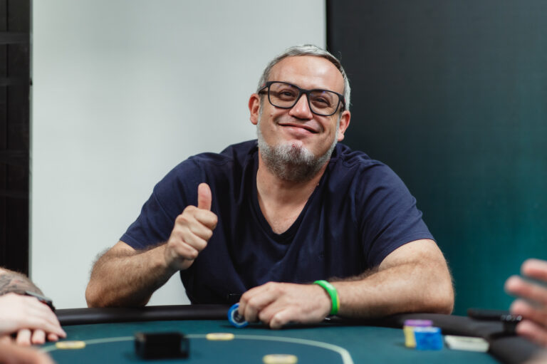 Em novo satélite de sucesso, Cauê Durazzo e mais três jogadores garantem pacotes para o BSOP Floripa