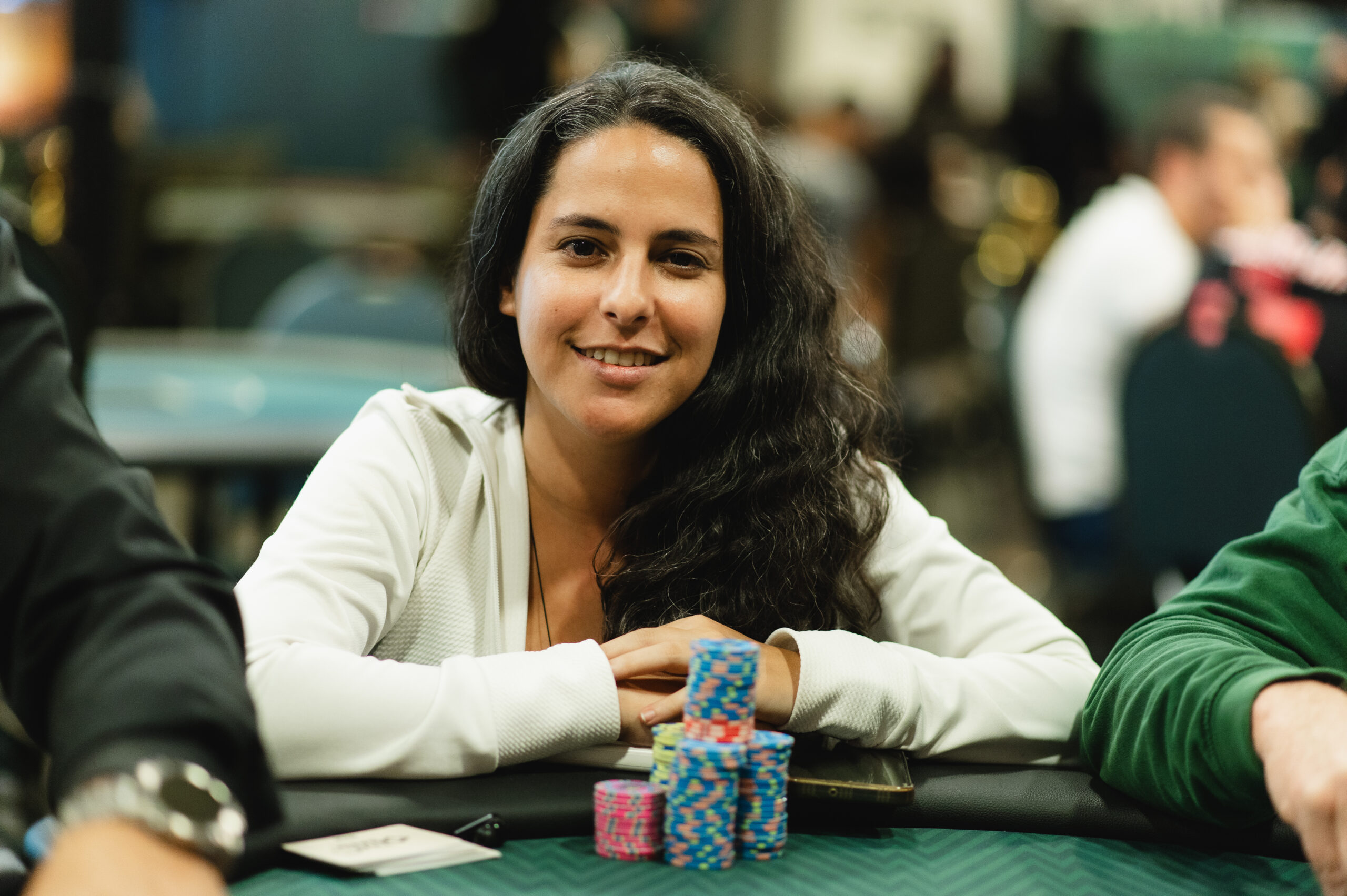 Nayara Rocha passa como chip leader no Dia 1A do Main Event do BSOP São Paulo