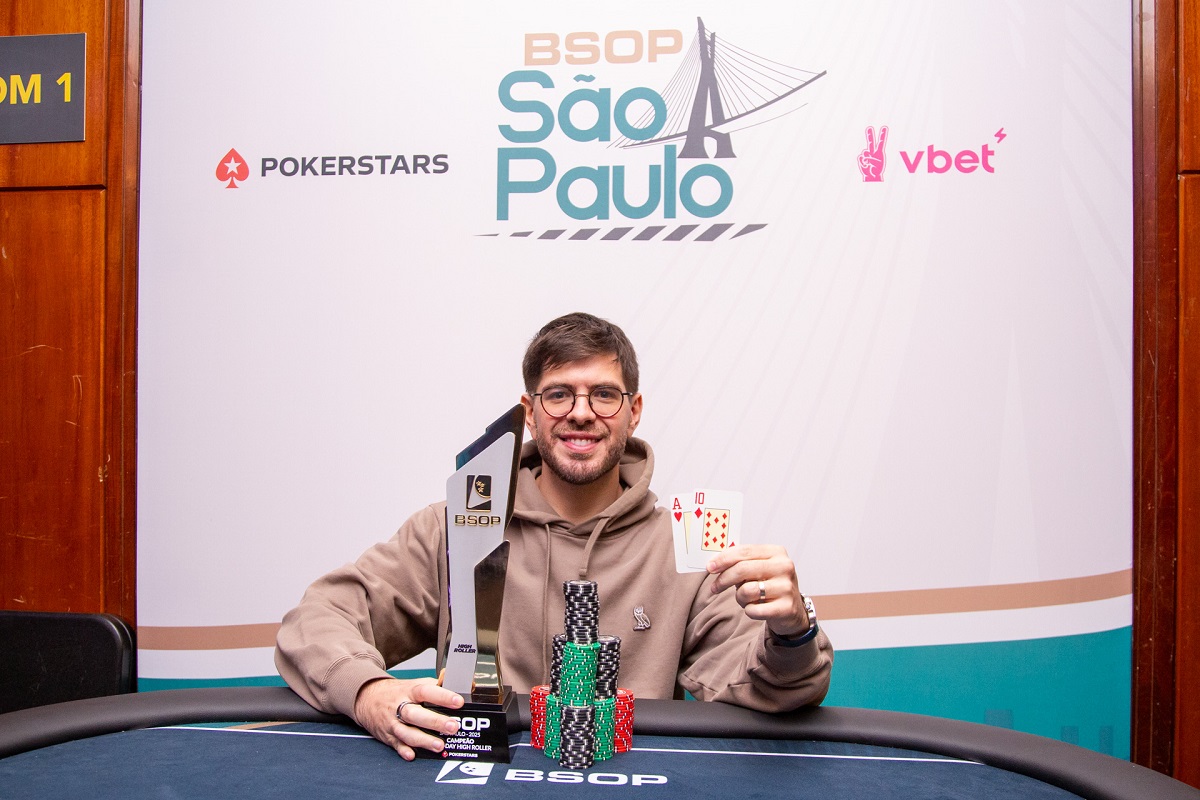 Thiago Crema começou a mesa final com a segunda menor pilha