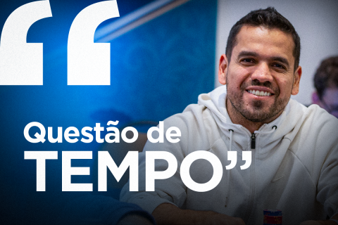 Alex Manzano possui ampla vantagem na disputa de Omaha do BSOP