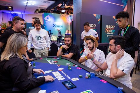 Eder Campana acabou encontrando o adversário com o big blind premiado no 1-Day High Roller PKO do BSOP Costa do Sauípe