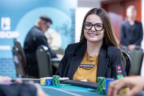 Lali Tournier está entre os cinco maiores stacks entre os classificados do SCOOP