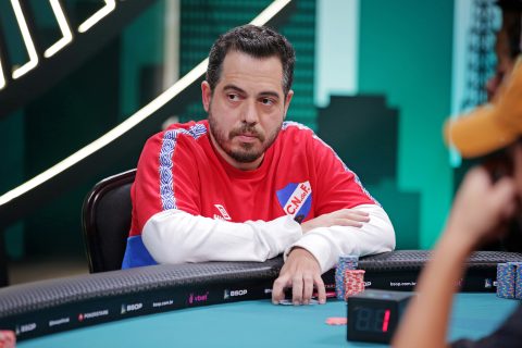 Joseph Santana se garantiu no BSOP Summer