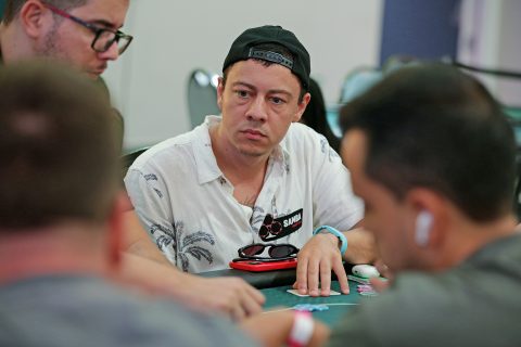 Saymon Dias possui um grande stack para o Dia 2 do BSOP Championship