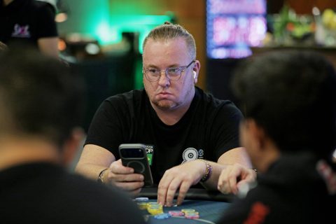 Com Leo Rizzo na liderança, 224 jogadores avançam para o Dia 2 do Main Event