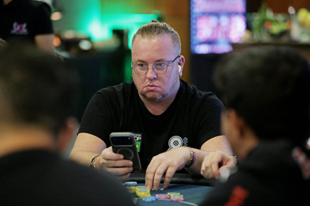 Com Leo Rizzo na liderança, 224 jogadores avançam para o Dia 2 do Main Event