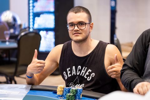 Carlos Serrano é o quinto jogador a conquistar três títulos em uma única etapa do BSOP