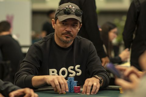 Josiel da Cruz lidera em fichas no 3K Freezeout