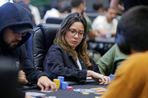 Juliana Vidal ficou gigante no Main Event do BSOP Winter Millions
