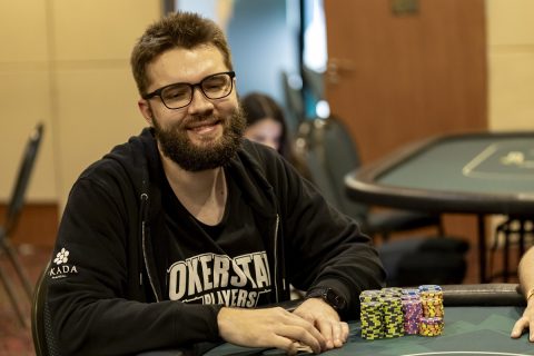 Mikhail Fedotov tem vantagem no 9-Game Cup
