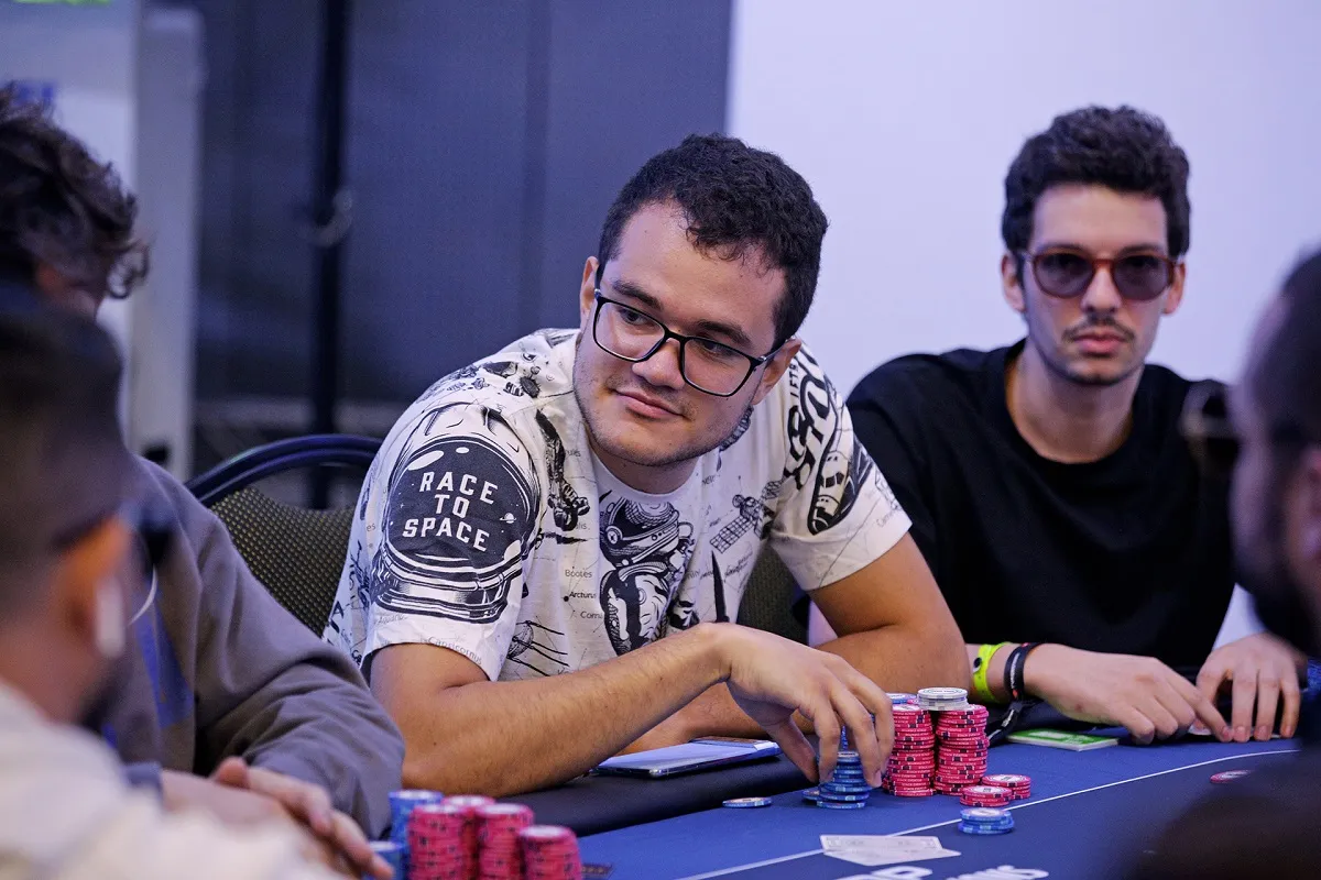 Carlos Serrano ultrapassou o amigo e reassumiu a liderança da classificação