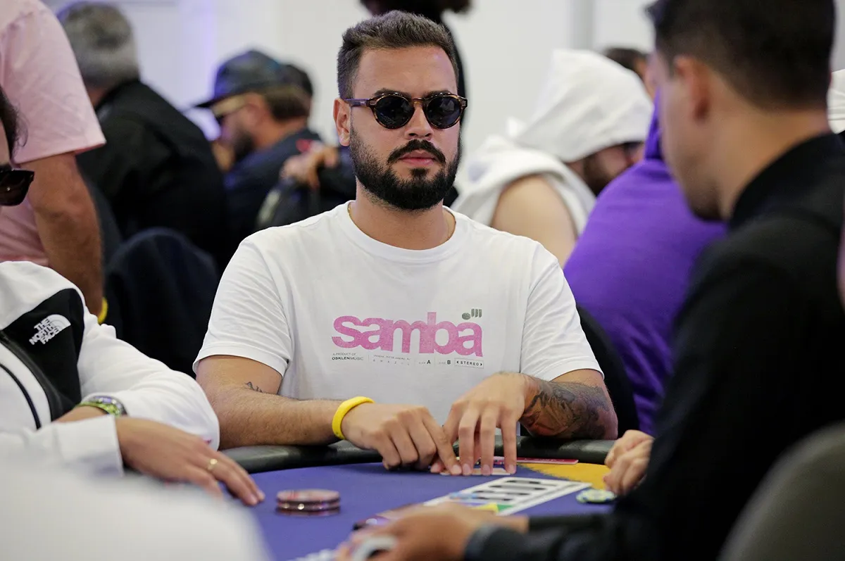 Lucas Rocha foi o jogador que mais somou fichas no Dia 2 do torneio