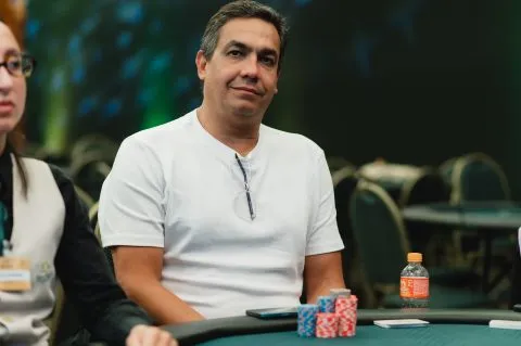 Daniel Freitas possui mais fichas no início do Dia 3 do Main Event do BSOP São Paulo