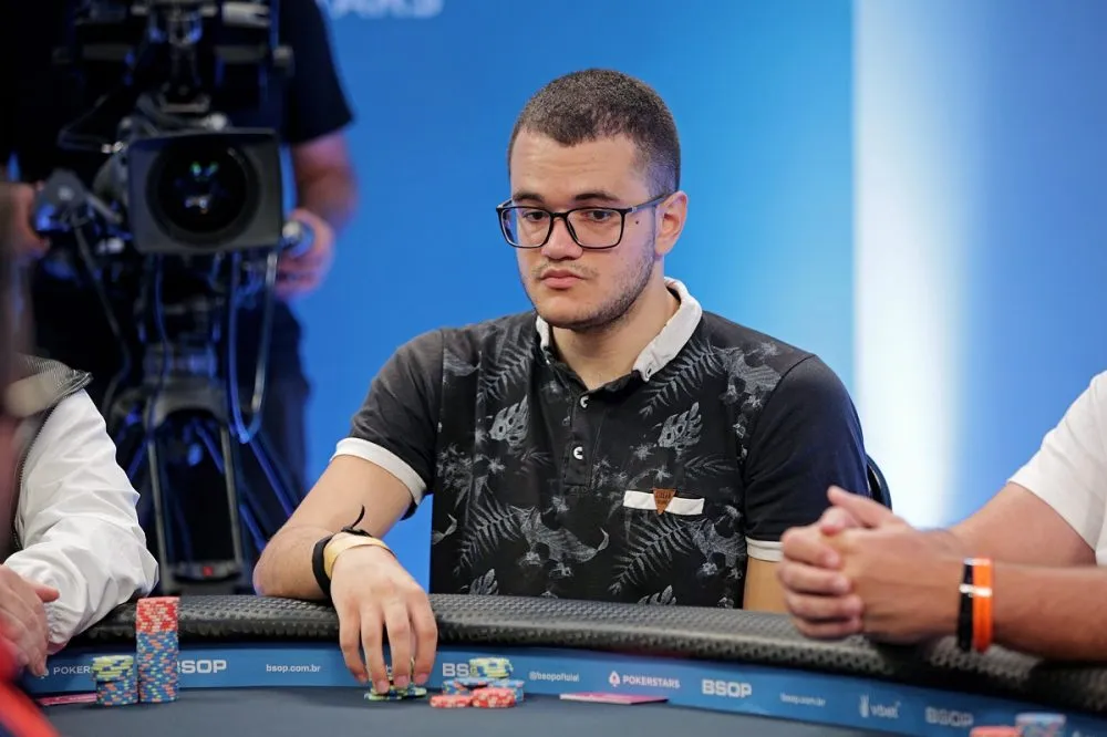 Carlos Serrano pode ser o primeiro estrangeiro campeão do BSOP
