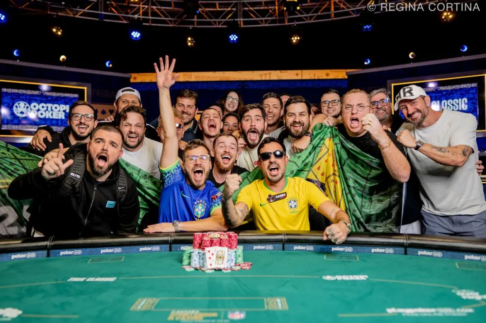 Kelvin Kerber e Peter Patrício trouxeram mais braceletes para o Brasil (Foto: Regina Cortina / PokerNews)